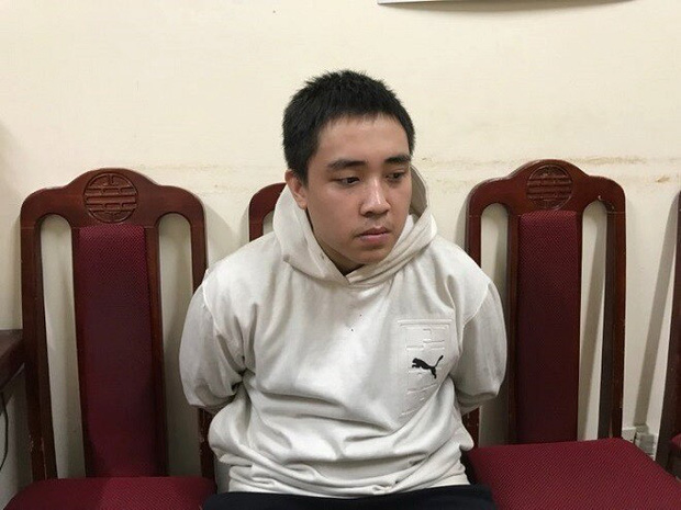 Tên cướp táo tợn, kề dao vào cổ tài xế cướp xe ôm ngay cổng sau Bệnh viện Nhi Trung ương