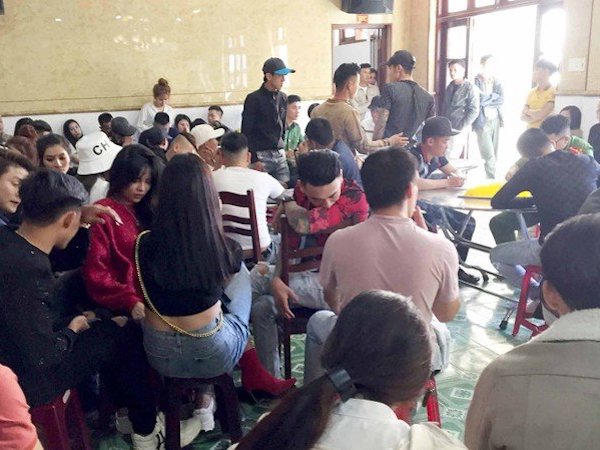 Xử lý 118 'dân chơi' dương tính với ma túy trong quán bar ở TP Pleiku