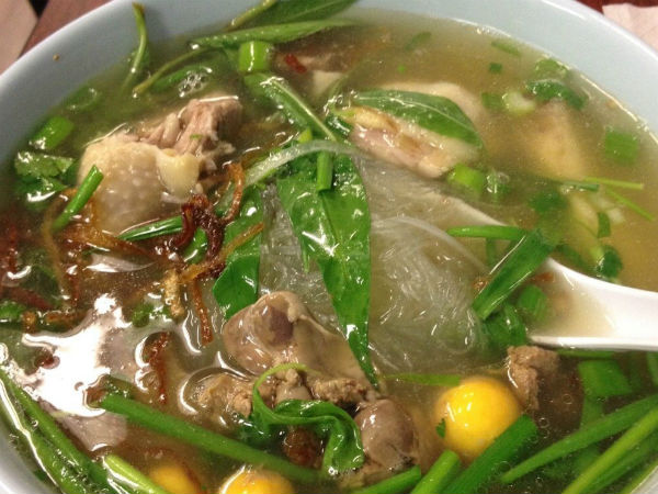 Ăn miến ngâm hóa chất tẩy trắng, người tiêu dùng sẽ phải đối mặt với nguy cơ nhiễm độc chì, ung thư: 3 dấu hiệu nhận biết miến bẩn