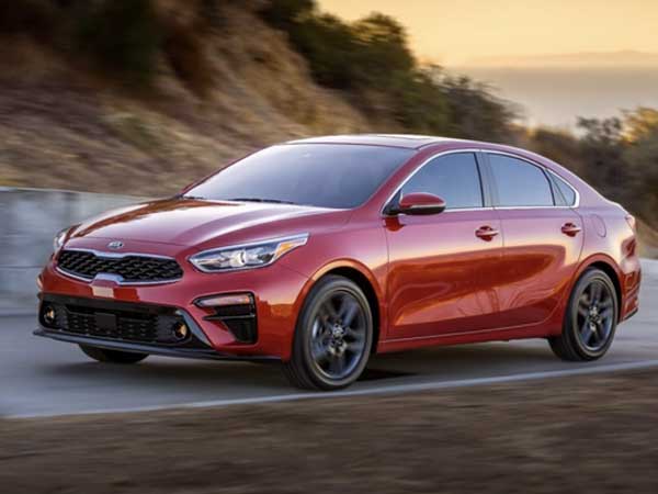 Kia Cerato do Thaco lắp ráp xuất khẩu sang Myanmar