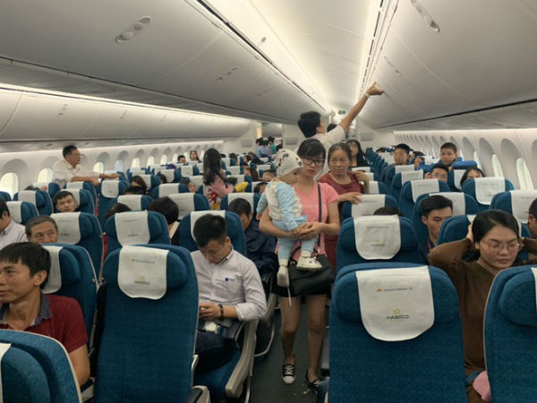 Máy bay Vietnam Airlines đi Hải Phòng lại đáp xuống Nội Bài