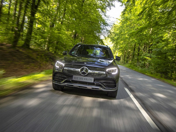 'Soi' Mercedes-Benz GLC 300 facelift 2020 giá 2,56 tỷ đồng nhập từ Đức vừa về Việt Nam