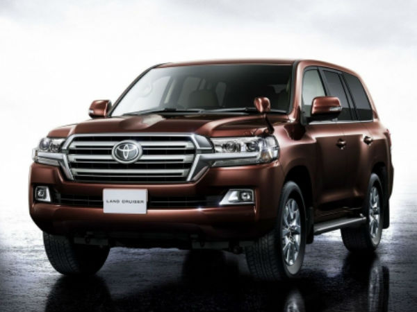 Cận cảnh Toyota Land Cruiser mang tên Commerical mới trình làng