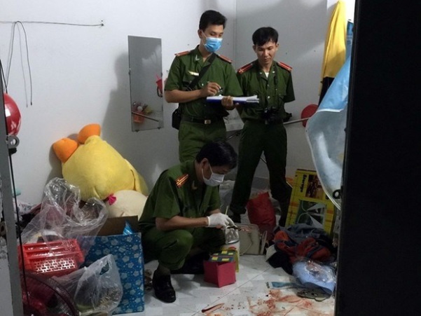 Đâm chết bạn trai vì bị 'nhốt' trong phòng trọ