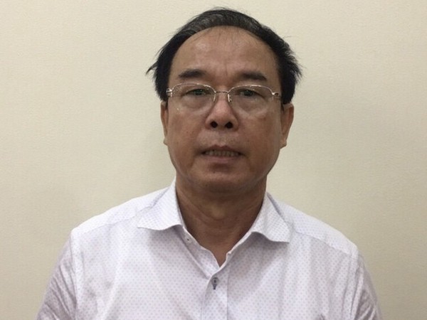 Vì 'mối quan hệ tình cảm' với nữ doanh nhân, thêm 1 cựu lãnh đạo UBND TP.HCM bị đề nghị truy tố liên quan đến 'đất vàng'