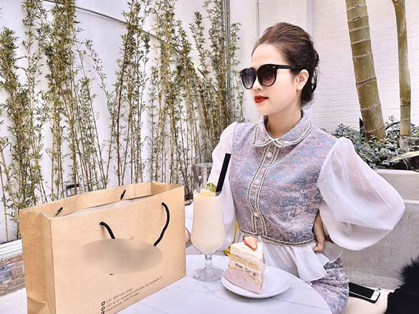 Đăng ảnh xinh đẹp với caption 'so deep' nhưng lại bị antifan trù ẻo sớm chia tay, 'bạn gái tin đồn' của Quang Hải đáp lại nhẹ nhàng bằng hành động này