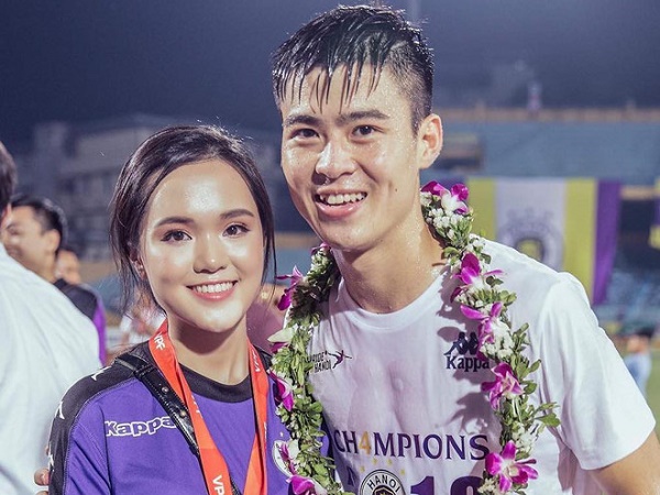 Bất ngờ trước gia thế khủng và học vấn cực đỉnh của vị hôn thê Duy Mạnh