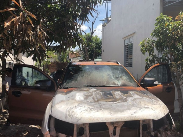 Xe Ford Ranger cháy, bảo hiểm từ chối bồi thường, chủ xe 'kêu cứu', Ford Việt Nam sẽ kiện khách hàng?