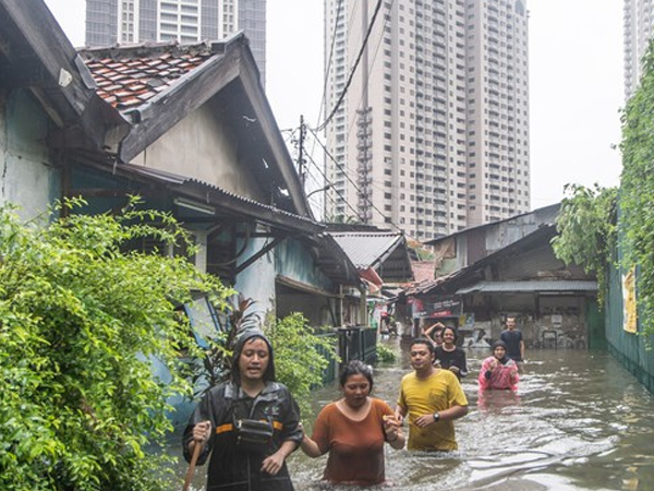 Indonesia: Lũ lụt tại Jakarta khiến 9 người thiệt mạng