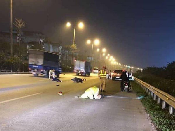 'Phi như bay' trên quốc lộ, nam thanh niên đi xe máy tông gục CSGT Hà Nội