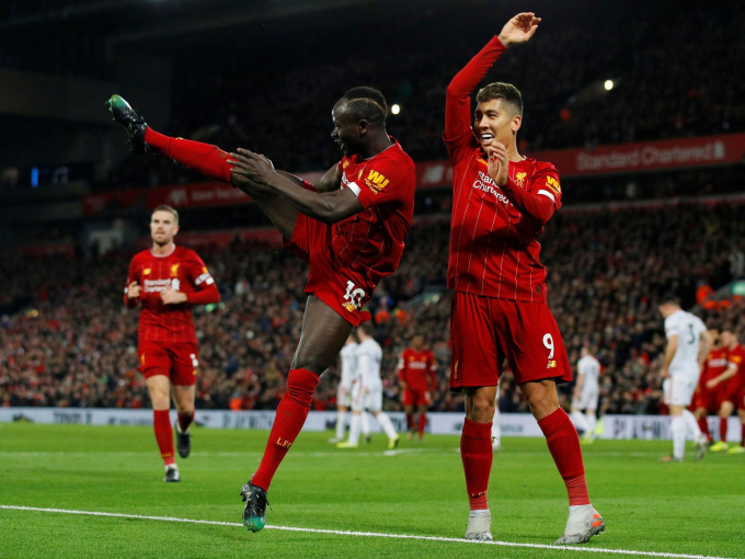 Thắng dễ Sheffield United, Liverpool củng cố ngôi đầu Premier League