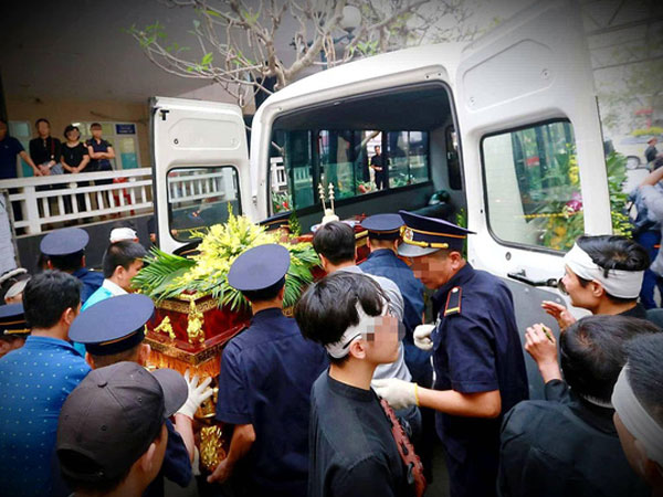 Những ai không nên đi viếng đám ma?