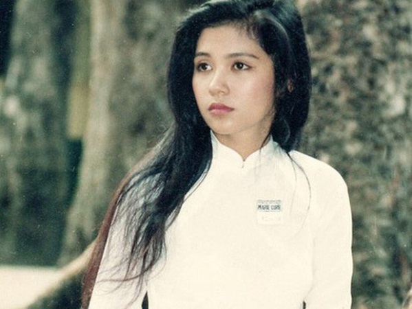 Điện ảnh Việt 1990 đã có một huyền thoại nếu Mắt Biếc được chuyển thể: "Hà Lan" sẽ còn đẹp nao lòng với nhan sắc của Việt Trinh!