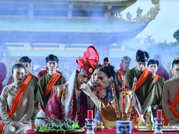 Nguyễn Trần Trung Quân đáp trả thẳng thắn khi bị yêu cầu gắn mác 18+ cho 'Canh ba' với cảnh cưới xác chết