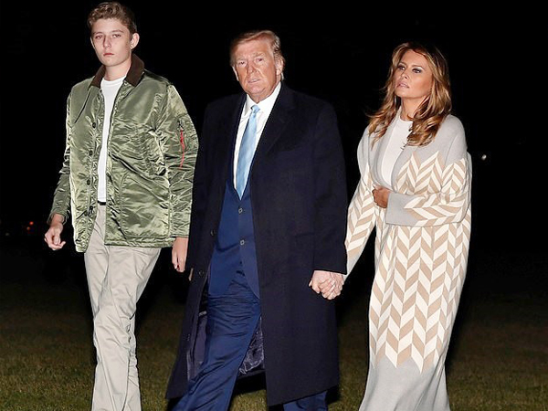 Chiều cao 'khủng' cùng gương mặt điển trai của con trai út Tổng thống Trump lại khiến fan nữ phát sốt