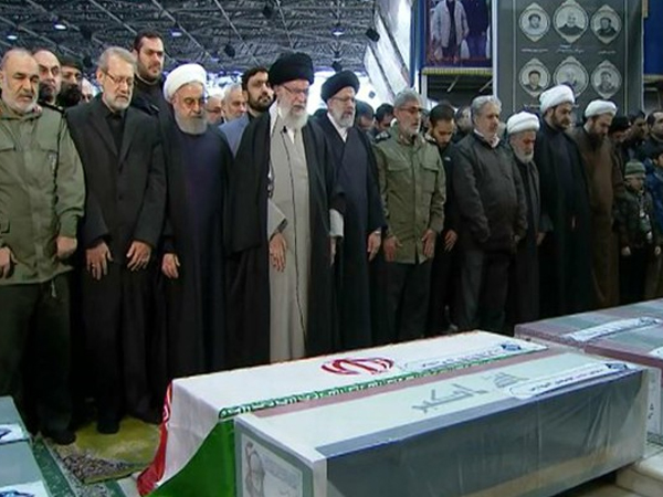 Đại giáo chủ Iran khóc than và cầu nguyện cho tướng Soleimani