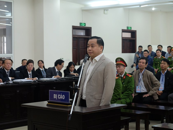 Trước toà, bị cáo Phan Văn Anh Vũ không hiểu thâu tóm, đầu cơ nghĩa là sao