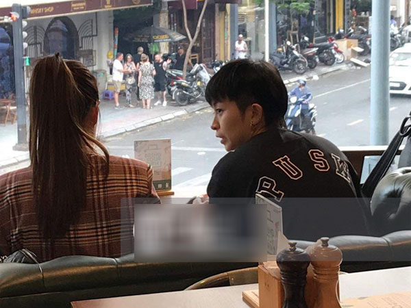 Không còn giấu diếm hay cố tình tránh né, 'cặp đôi tin đồn' Hoàng Thùy Linh - Gil Lê công khai 'hẹn hò' tình tứ ngay ở quán cafe đông người qua lại