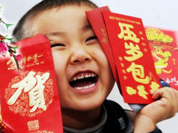 Cha mẹ có thể bị phạt đến 1 triệu đồng nếu lấy tiền lì xì tết của con