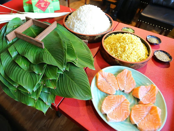 Hơn nửa triệu đồng một cặp bánh chưng trà xanh nhân cá hồi Na Uy