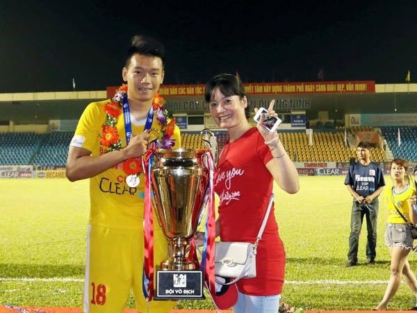 Mẹ Thành Chung U23 gửi lời nhắn nhủ tới con trai trước trận 'đại chiến' U23 Việt Nam - U23 UAE
