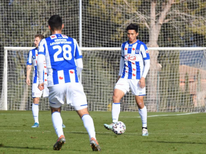 Đoàn Văn Hậu ra sân, giành chiến thắng cùng SC Heerenveen