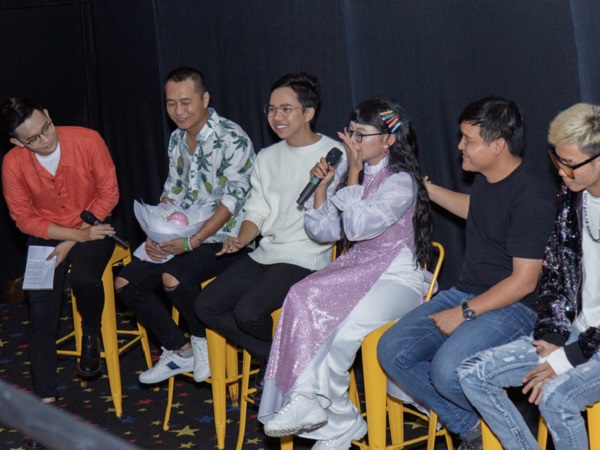 Quang Lê vắng mặt, Phương Mỹ Chi khóc nức nở trong buổi ra mắt MV Đường về quê