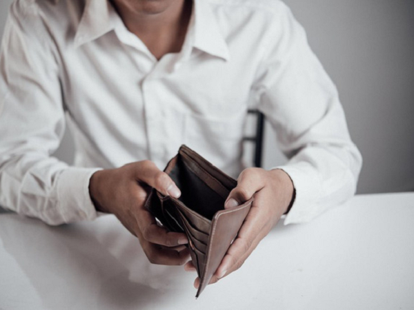 Chàng công sở than vãn bị công ty 'bùng' lương, dân mạng nhắc nhở sai sót mà nhiều người trẻ mắc phải