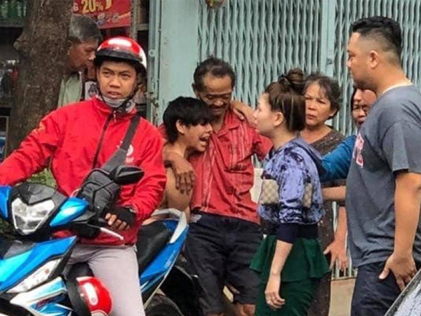 Điều tra vụ giả vờ đưa đi trao quà từ thiện, 3 thanh niên đánh bất tỉnh cụ ông, cướp 400 tờ vé số