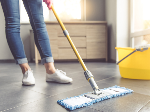 Dịch vụ vệ sinh 'hút bạc' những ngày cận Tết