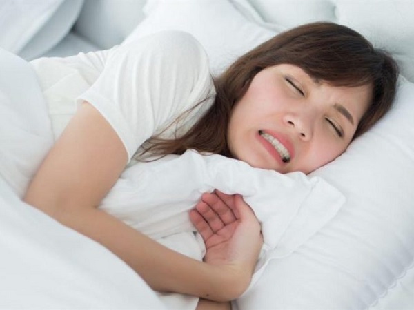 Điều khủng khiếp gì xảy ra khi bạn nghiến răng trong lúc ngủ?