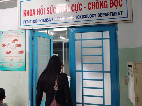 Gần 100 học sinh cấp cứu khi đi chơi: 810 học sinh đều ăn xôi gà