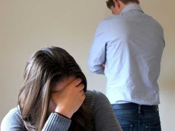 Thấy mình trở nên hèn khi lấy chồng nghèo