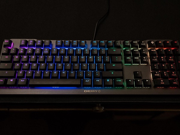 Cherry switch cơ VIOLA giá rẻ, mở màn cuộc đối đầu với các switch nhái MX