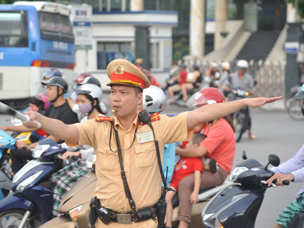 Phân luồng giao thông phục vụ lễ tang 3 liệt sỹ công an hy sinh ở Đồng Tâm
