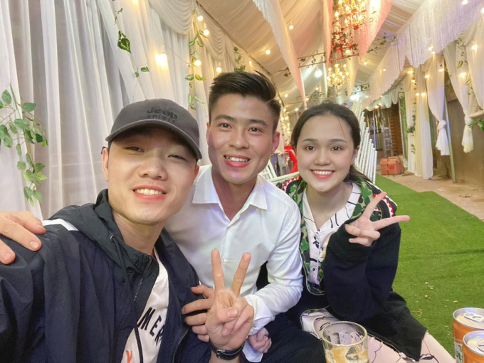 Xuân Trường bất ngờ xuất hiện trong ngày vui của đàn em Duy Mạnh