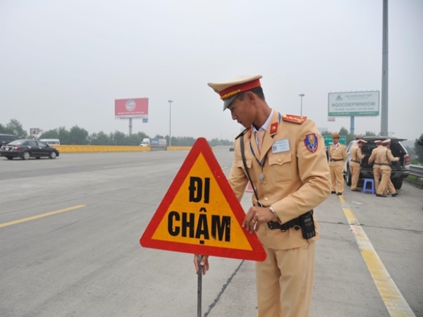 Sẽ kiểm tra nồng độ cồn tất cả tài xế vào cao tốc
