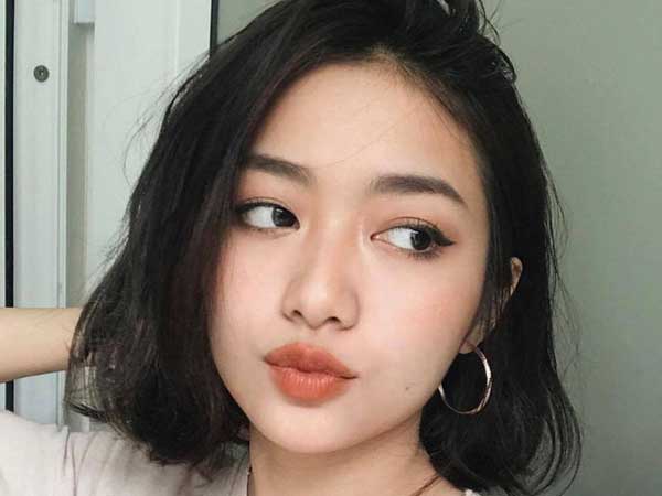 Tết quá nhanh mà chưa kịp làm tóc, thử vài kiểu chải ngôi giúp tóc dày, mặt thanh thoát