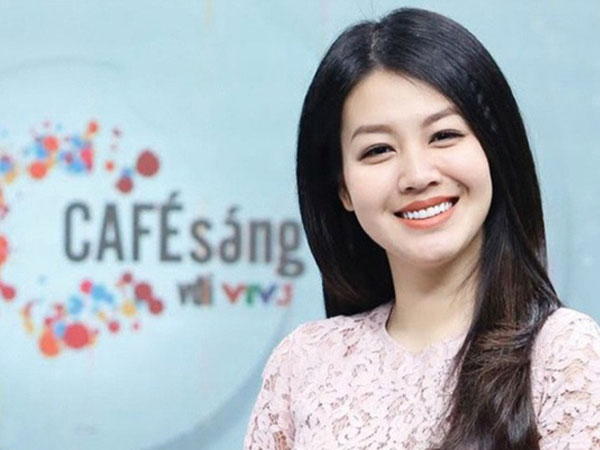 Nữ MC xinh đẹp, 18 tuổi đã lọt vào 'mắt xanh' sếp lớn VTV3 ngay lần gặp đầu tiên là ai?