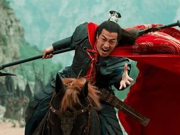 Tam quốc diễn nghĩa: Được Viên Thiệu thu nhận vì sao Lã Bố bỏ chạy?