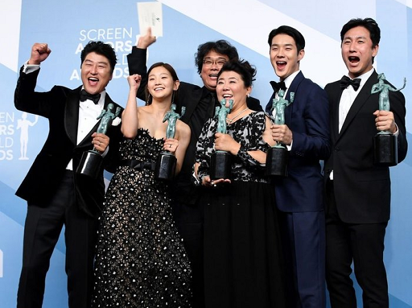 Dàn sao Ký Sinh Trùng vỡ oà ẵm giải danh giá nhất tại SAG Awards 2020