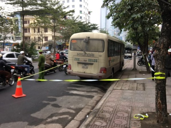 Hà Nội: Tài xế xe khách chết gục bất thường trên vô lăng