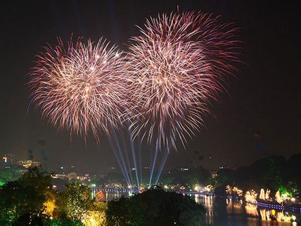 Những địa điểm bắn pháo hoa Giao thừa Tết Canh Tý 2020 tại Hà Nội