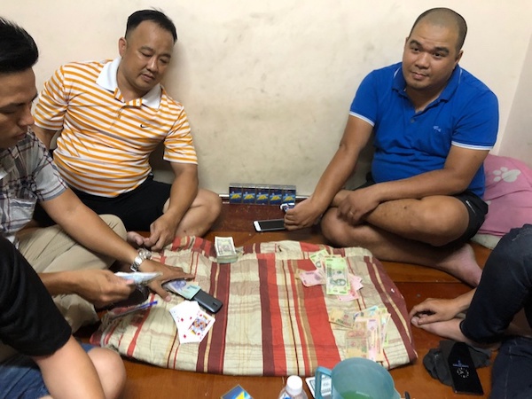 Triệt phá sòng bạc trá hình trong quán bida ở trung tâm TP.HCM