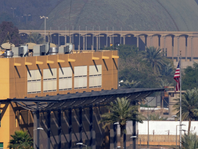 Tên lửa rơi gần đại sứ quán Mỹ tại Baghdad