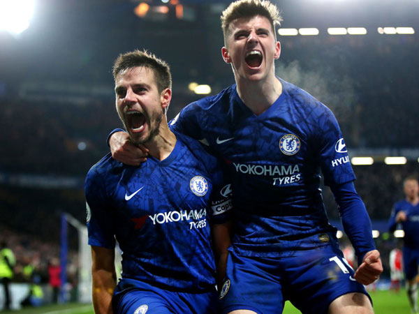 Kante tái hiện cú trượt chân của Gerrard, Chelsea bị Arsenal cầm hòa đáng tiếc