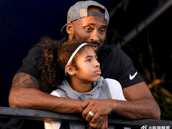 Tiết lộ thoả thuận 'ngầm' giữa Kobe Bryant và bà xã: Không bao giờ 2 vợ chồng đi cùng 1 chuyến bay!