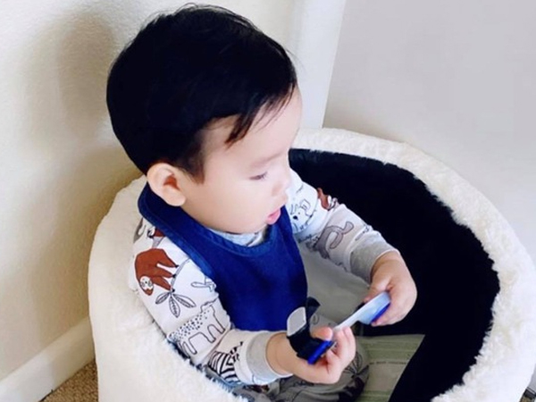 Phạm Hương lại khoe con trai mới hơn 1 tuổi nhưng đã biết làm điều khiến mẹ tự hào này
