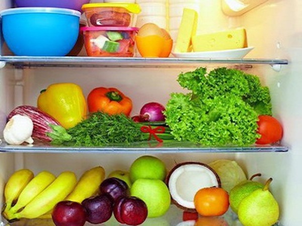 Mua nhiều rau củ quả ngày Tết rồi tống hết vào tủ lạnh, sai lầm khiến nhiều người gặp họa