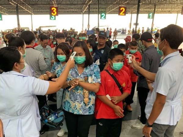 Thái Lan bắt hai người tung tin giả dịch viêm phổi